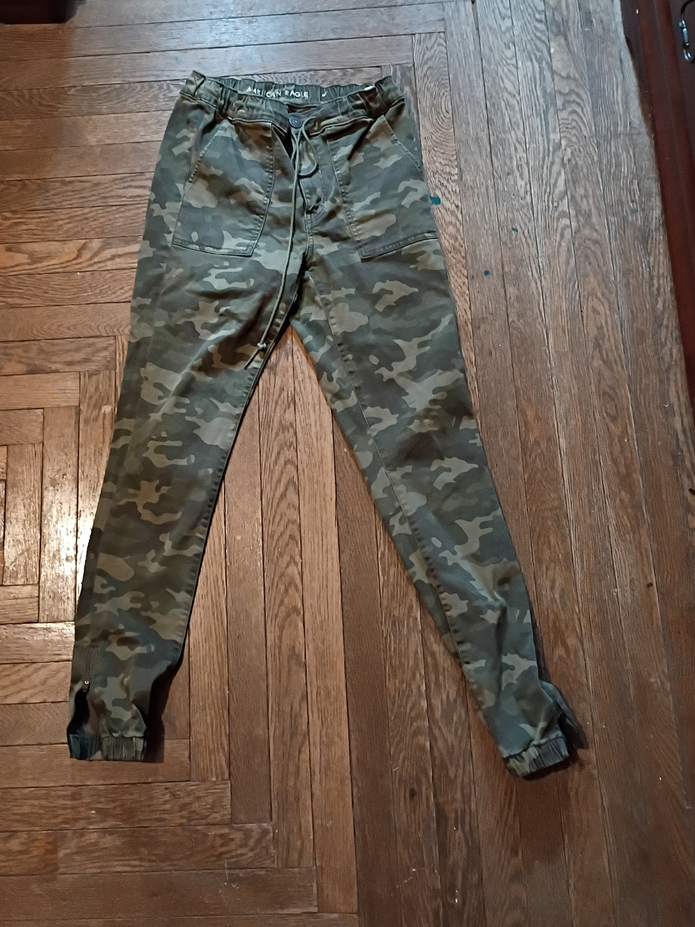 American Eagle Outfitters Women’s Camouflage Jogger Jeans - Green